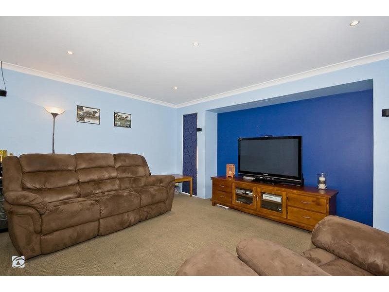27 Beaumont Parkway, Success WA 6164