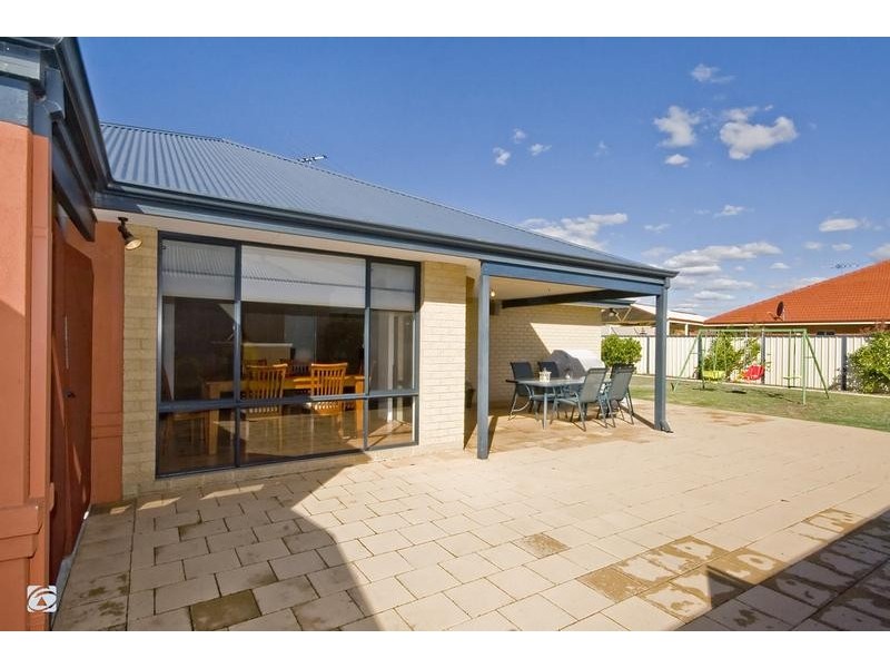 27 Beaumont Parkway, Success WA 6164
