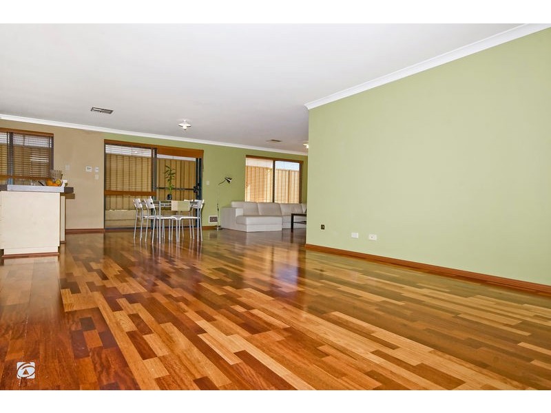 6 Boogalla Court, South Lake WA 6164