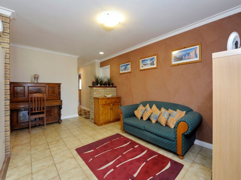 6 Crake Place, Yangebup WA 6164