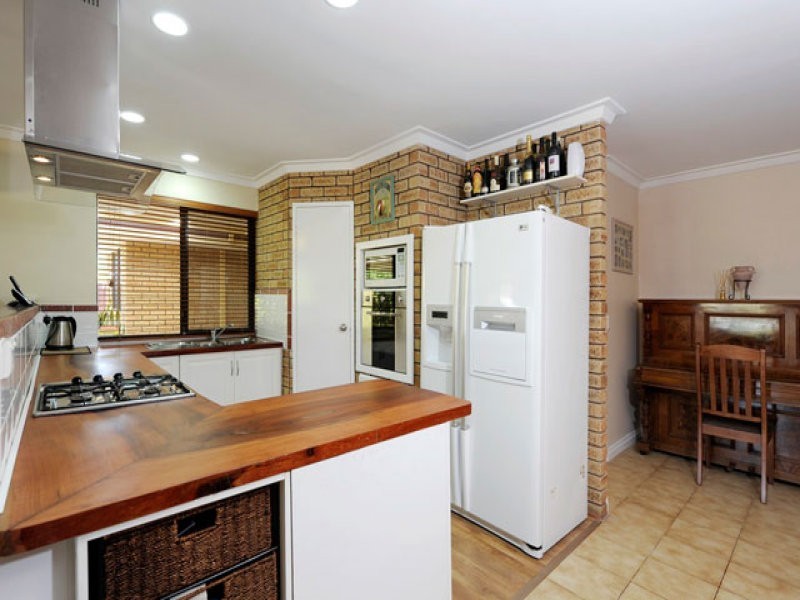 6 Crake Place, Yangebup WA 6164