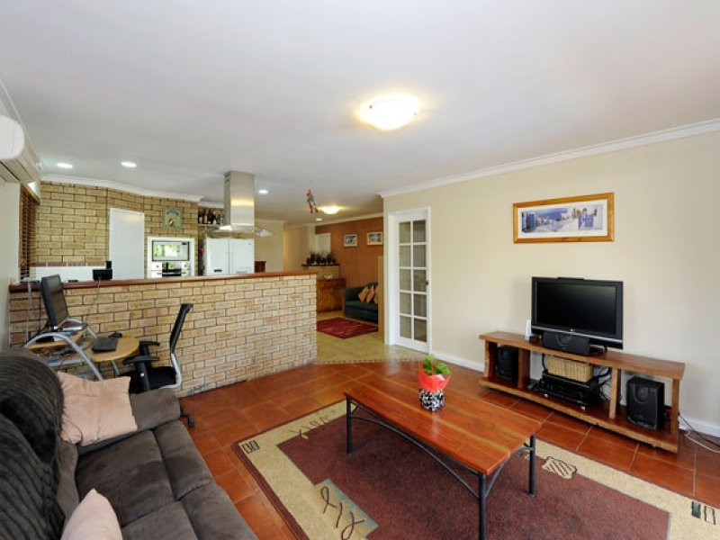 6 Crake Place, Yangebup WA 6164