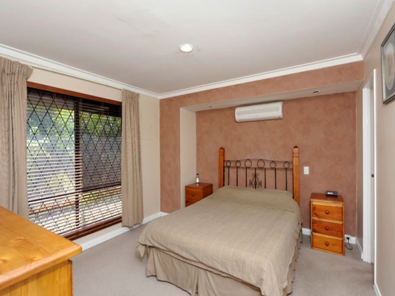 6 Crake Place, Yangebup WA 6164