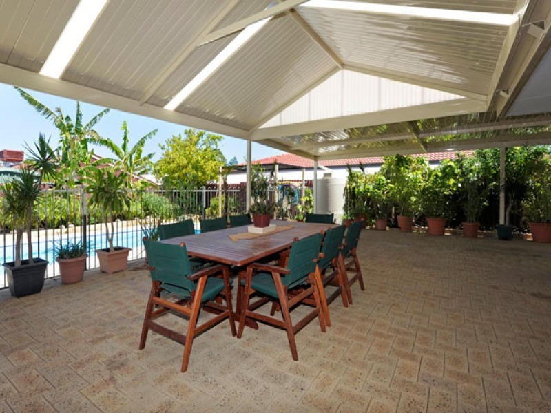 6 Crake Place, Yangebup WA 6164
