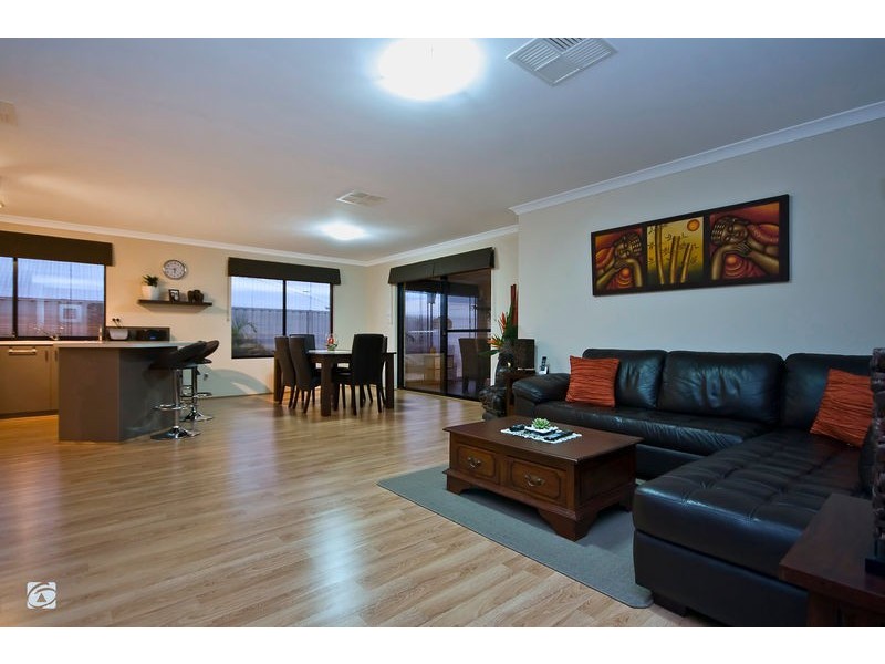 6 Mermaid Rise, Yangebup WA 6164