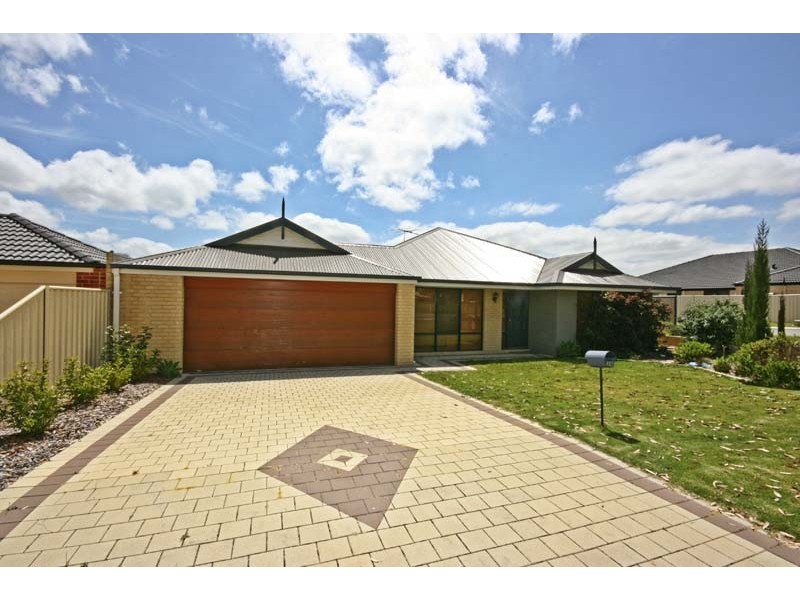 29 Thomas Street, South Lake WA 6164
