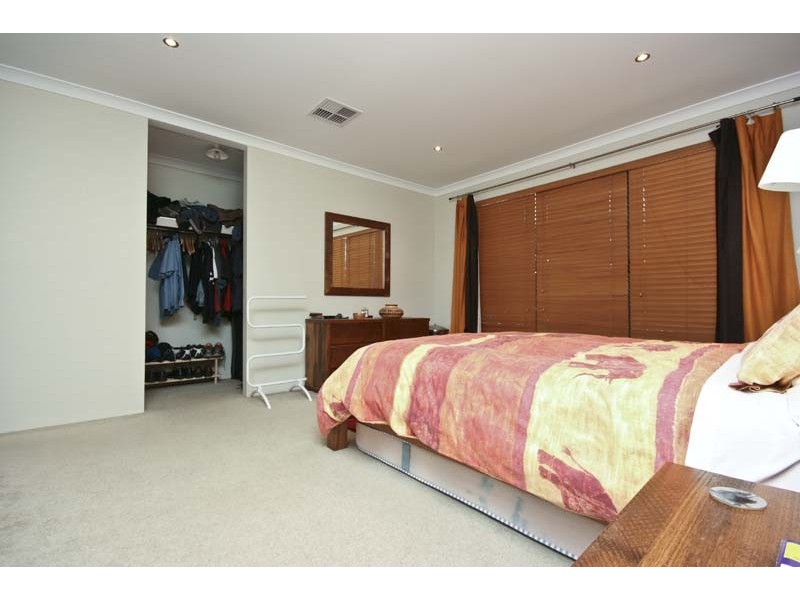 29 Thomas Street, South Lake WA 6164