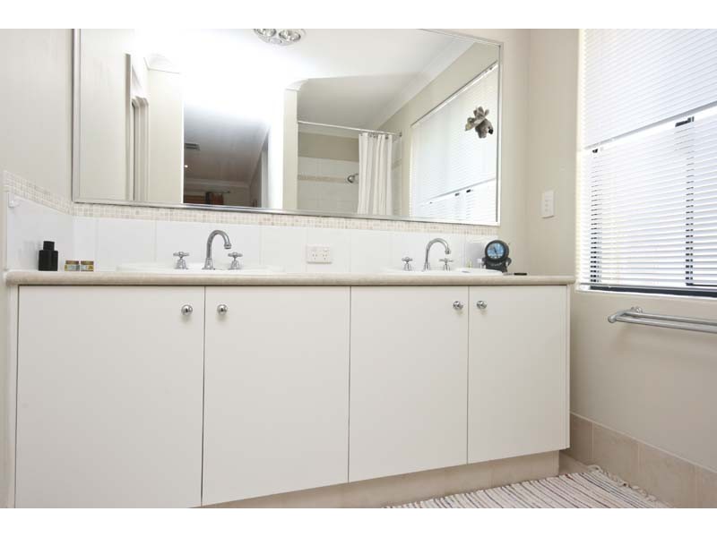 29 Thomas Street, South Lake WA 6164