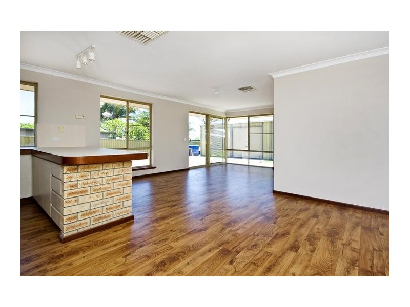 20 Whitlock Crescent, South Lake WA 6164