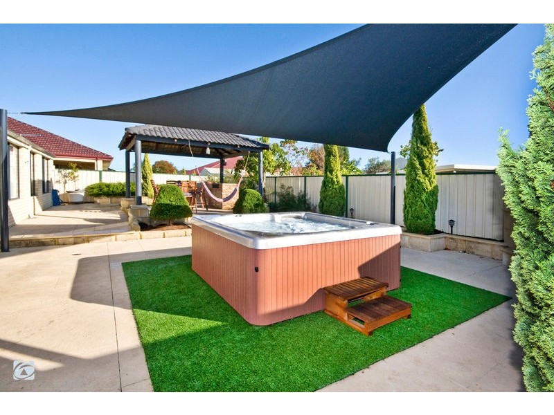 4 Oxburgh Link, Success WA 6164