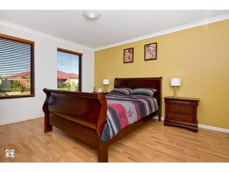 4 Oxburgh Link, Success WA 6164