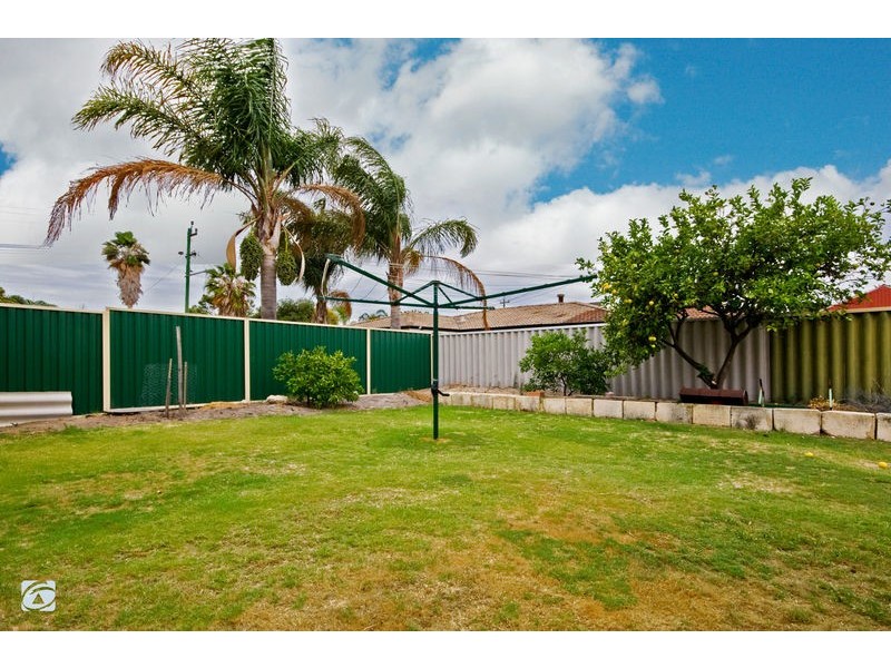 119 South Lake Drive, South Lake WA 6164