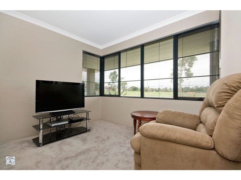 119 South Lake Drive, South Lake WA 6164