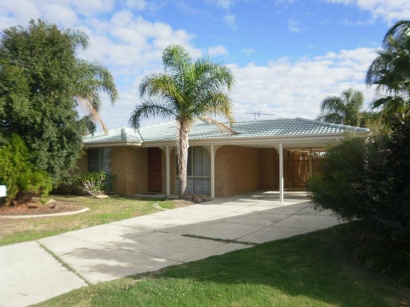 11 Jenniphur Court, Atwell WA 6164
