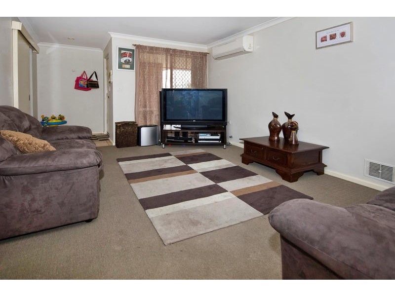 23 Labyrinth Way, South Lake WA 6164