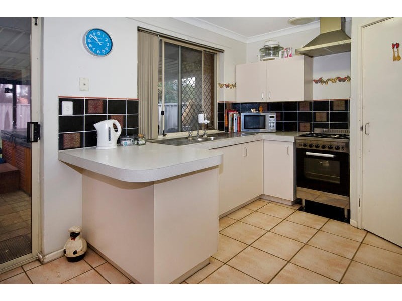 23 Labyrinth Way, South Lake WA 6164