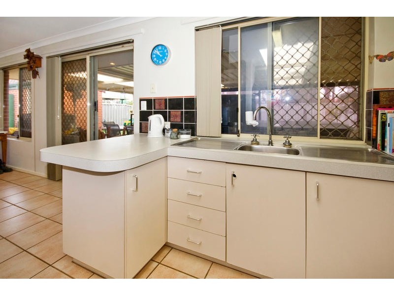 23 Labyrinth Way, South Lake WA 6164