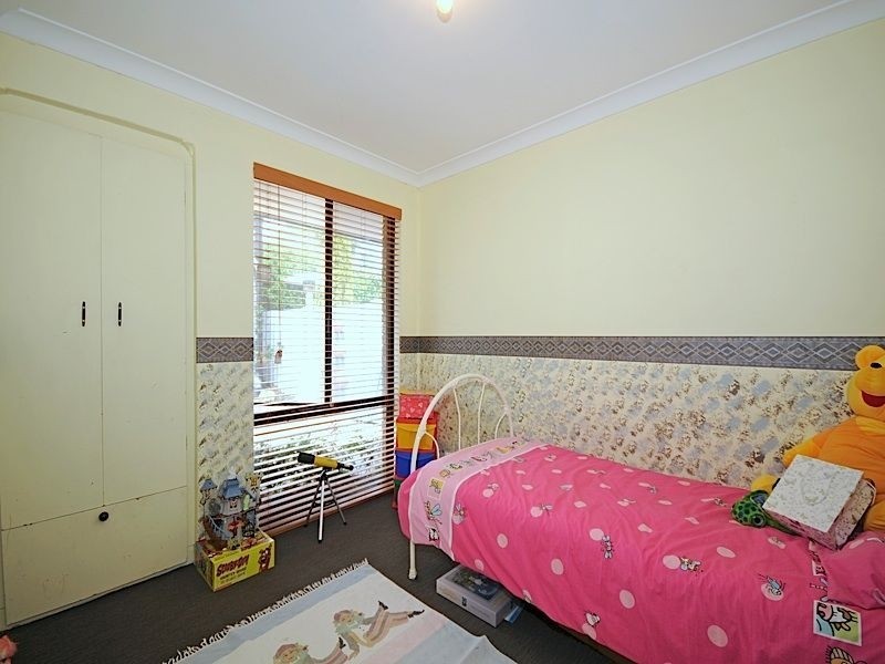 9 Broadwater Gardens, South Lake WA 6164