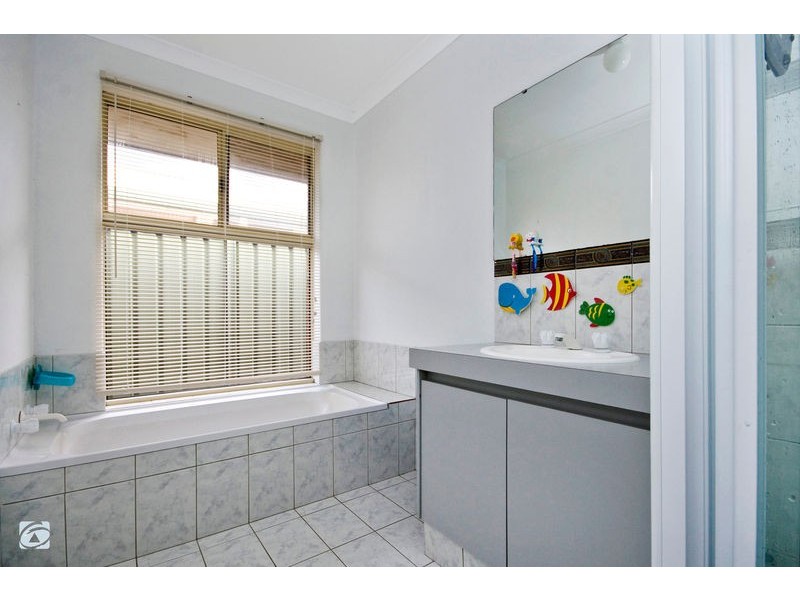 10 Dreier Court, Atwell WA 6164