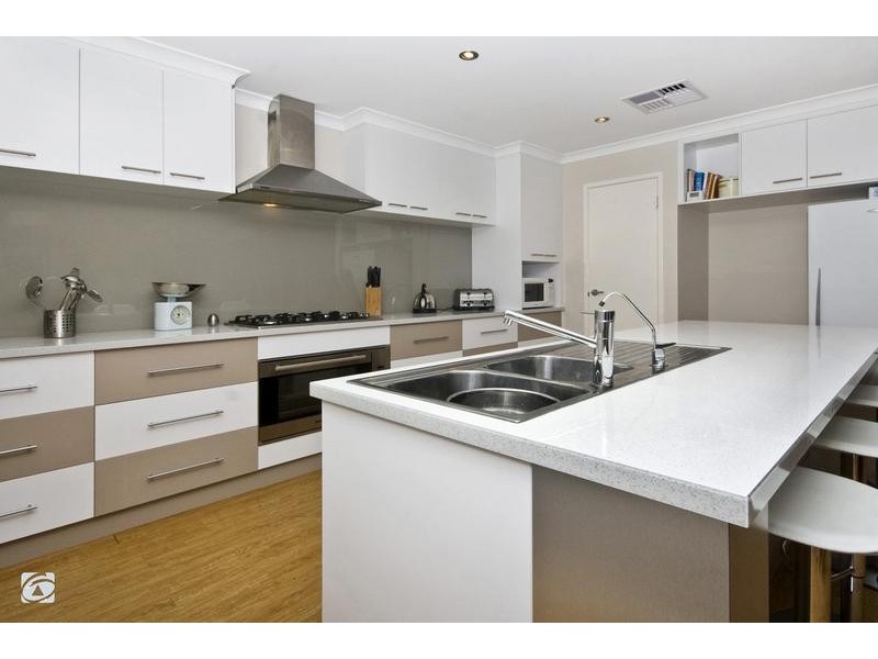 2 Pacific Avenue, Atwell WA 6164