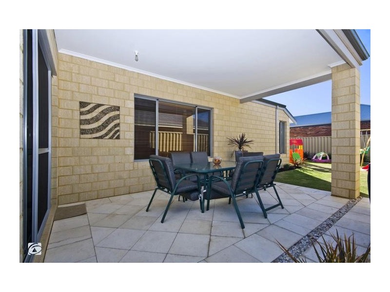 2 Pacific Avenue, Atwell WA 6164