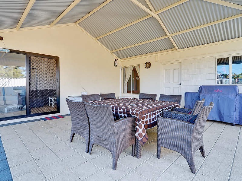 13 dotterel way, Yangebup WA 6164