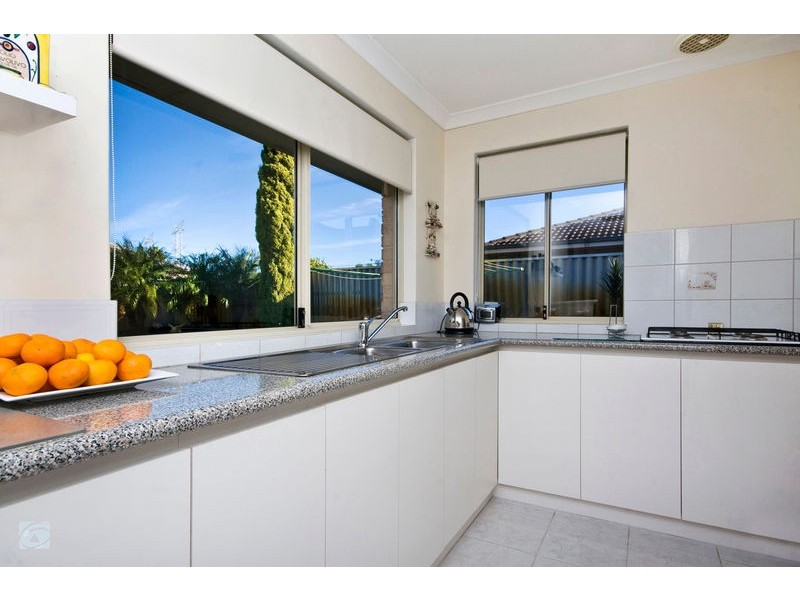 12 Leatherwood Rise, South Lake WA 6164