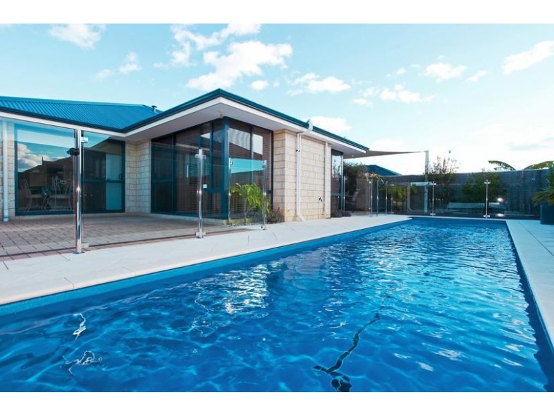 10 Leichhardt Crossing, Hammond Park WA 6164