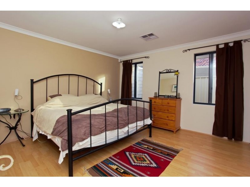 10 Leichhardt Crossing, Hammond Park WA 6164