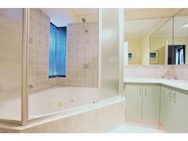 10 Leichhardt Crossing, Hammond Park WA 6164