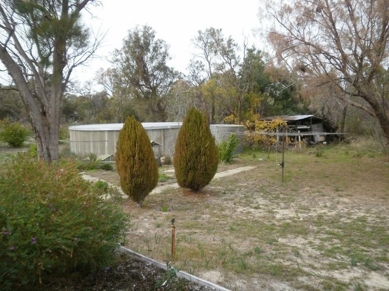 11 Sherwin Place, Wandi WA 6167