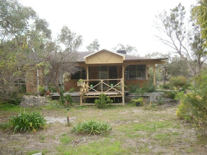 11 Sherwin Place, Wandi WA 6167