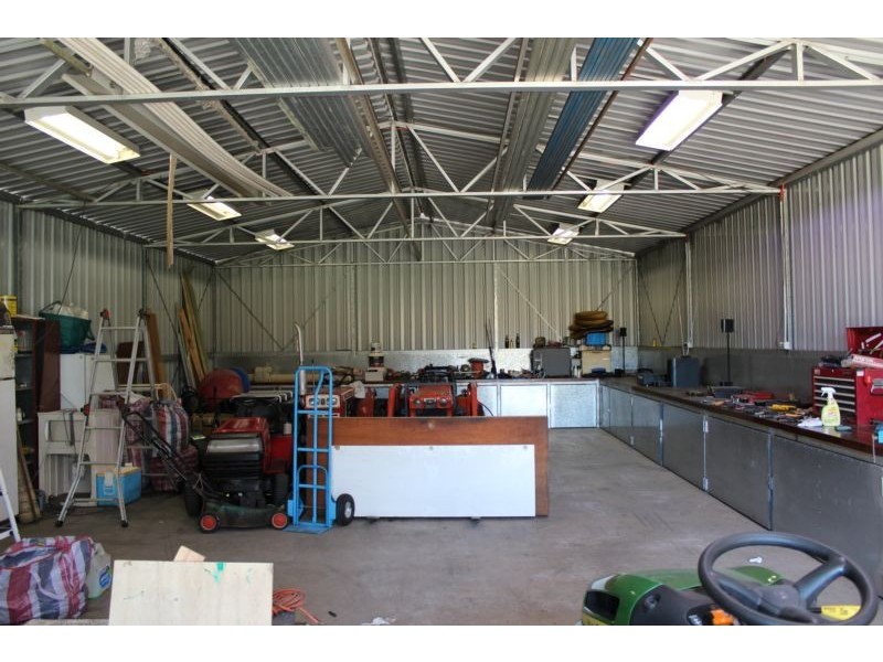 498 Rowley Road, Oakford WA 6121