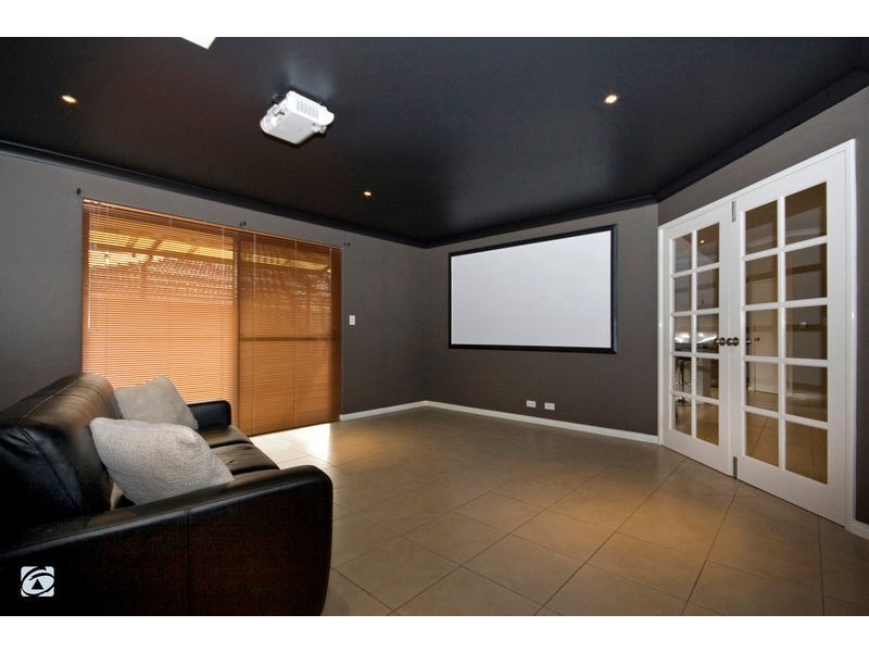 14 Tindal Avenue, Yangebup WA 6164