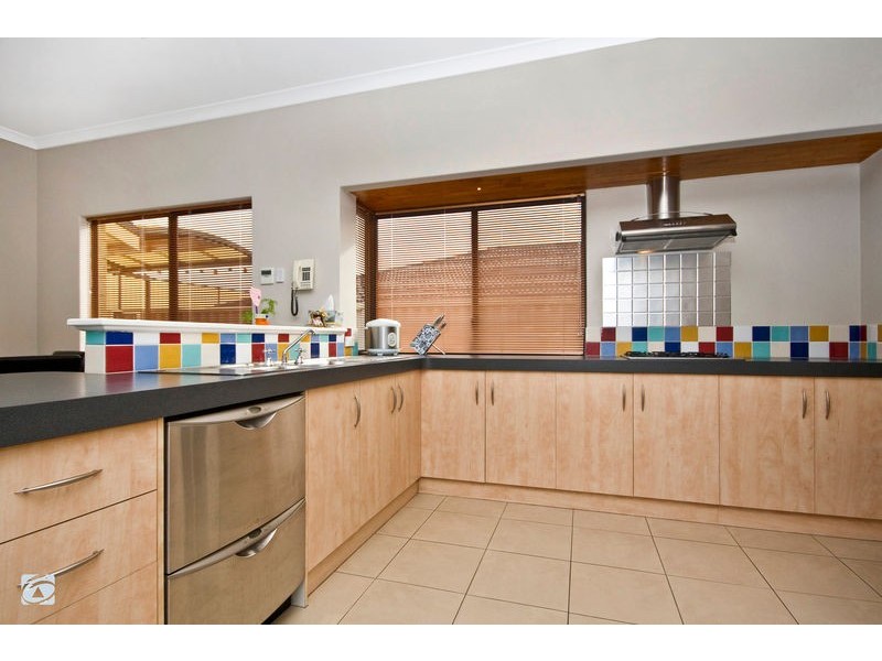 14 Tindal Avenue, Yangebup WA 6164