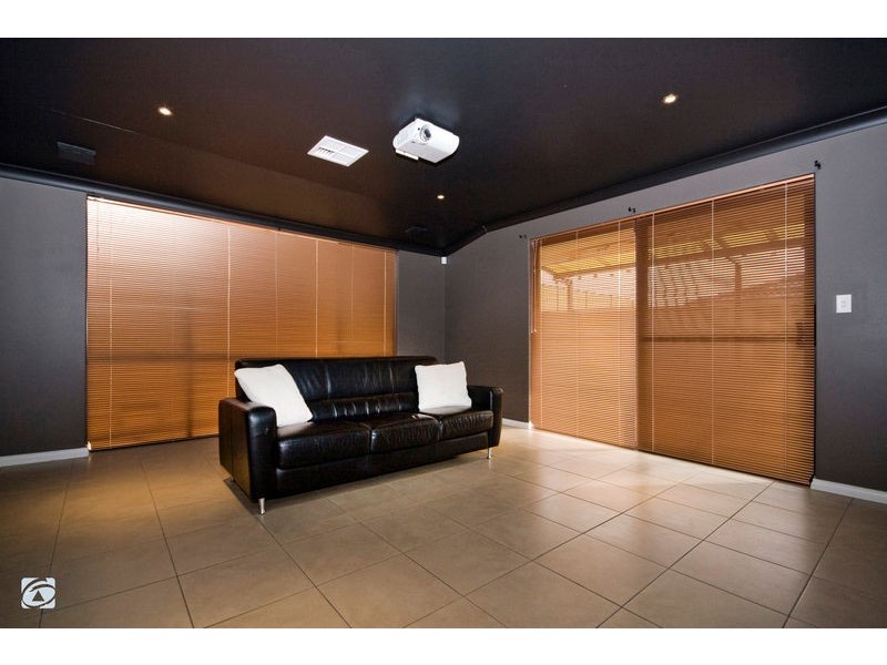 14 Tindal Avenue, Yangebup WA 6164