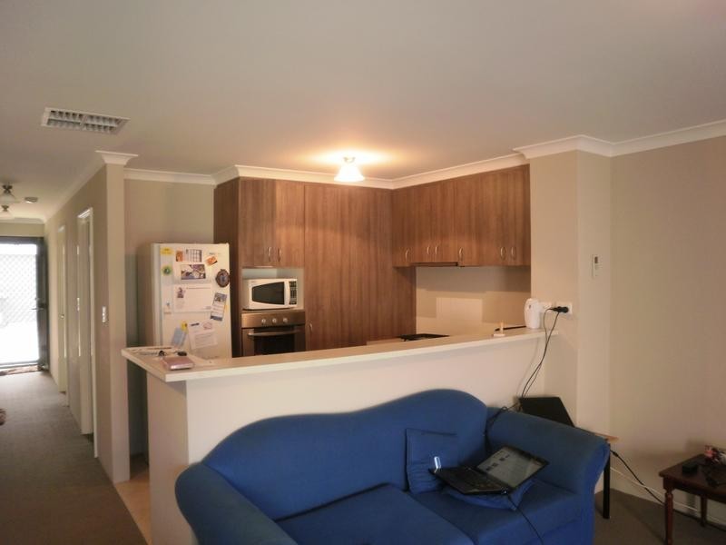 16/191 Railway Avenue, Kelmscott WA 6111