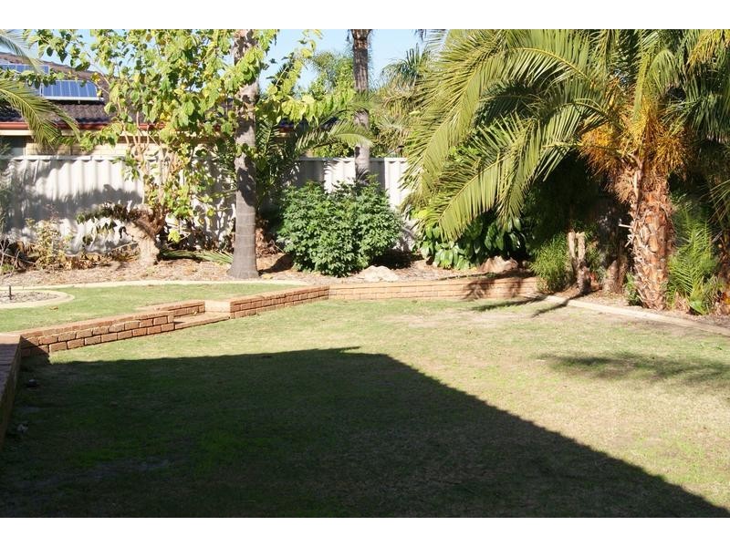 12 Hamlet Court, Bibra Lake WA 6163