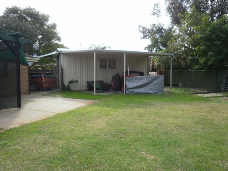 16 Dulverson Place, South Lake WA 6164