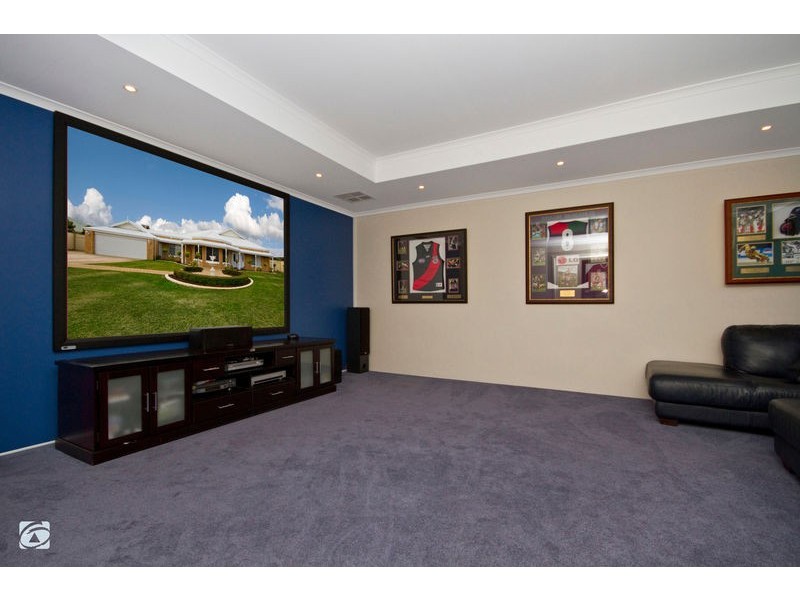 285 Tapper Road, Atwell WA 6164