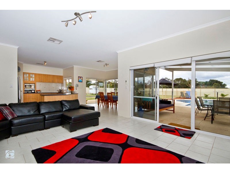 285 Tapper Road, Atwell WA 6164