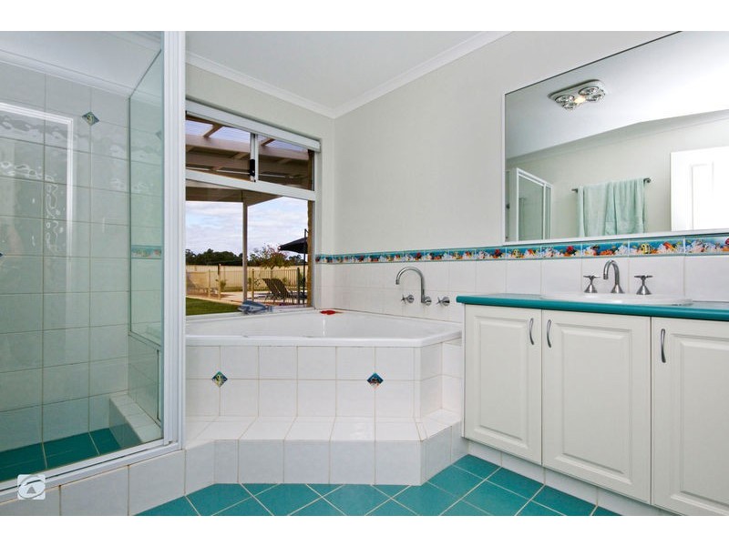 285 Tapper Road, Atwell WA 6164