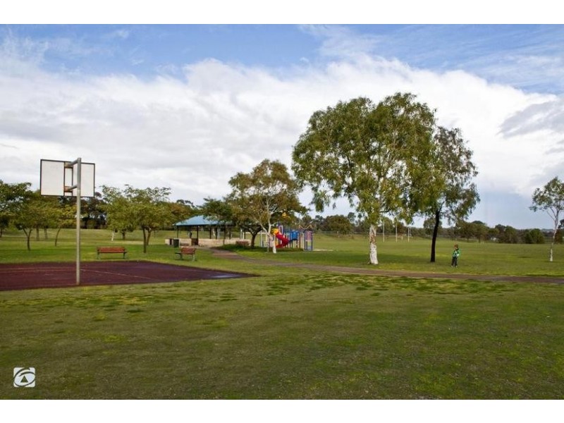 23 Marav Court, Success WA 6164