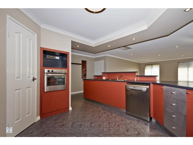 23 Marav Court, Success WA 6164