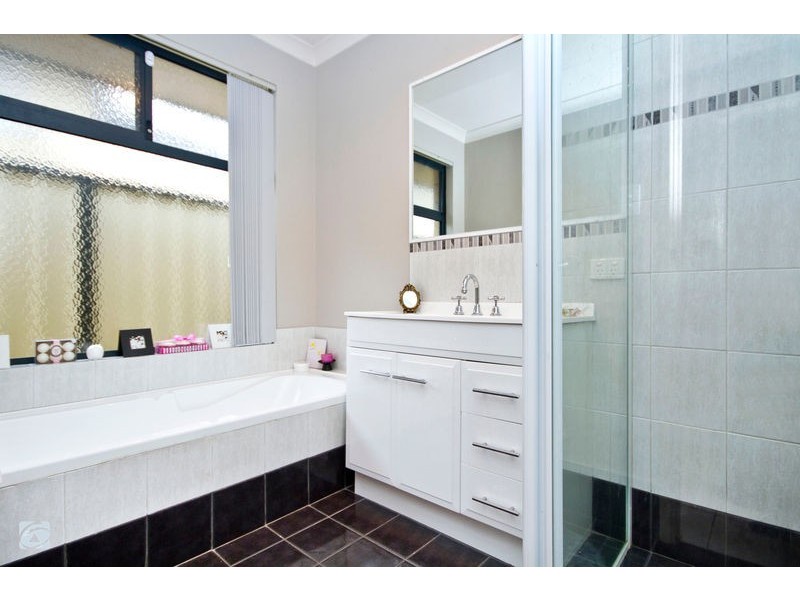 8 Randazzo Way, Yangebup WA 6164