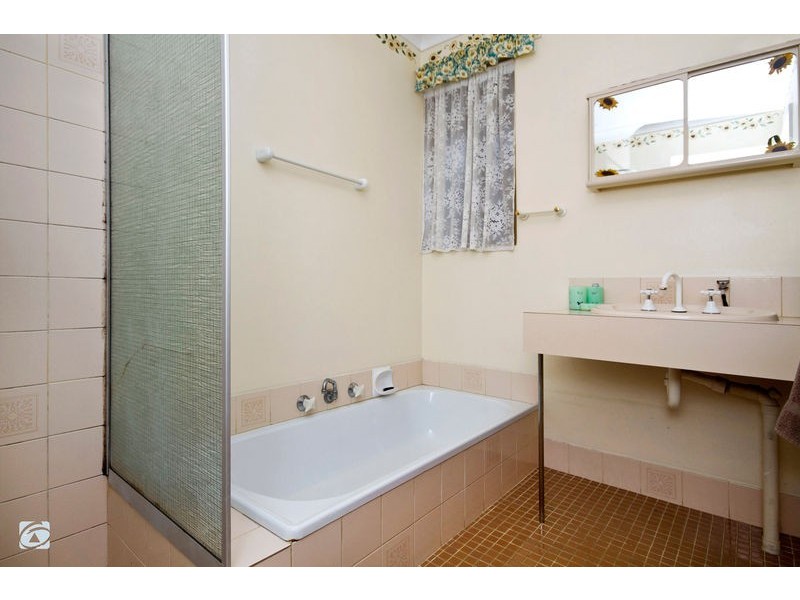 252 Yangebup Road, Yangebup WA 6164