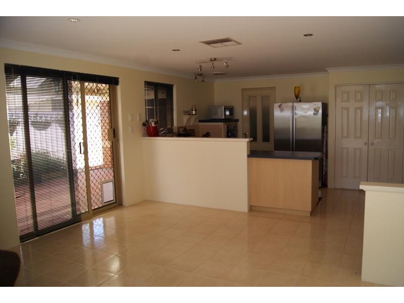 8 Colgrave Mews, South Lake WA 6164