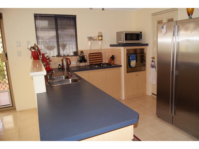 8 Colgrave Mews, South Lake WA 6164