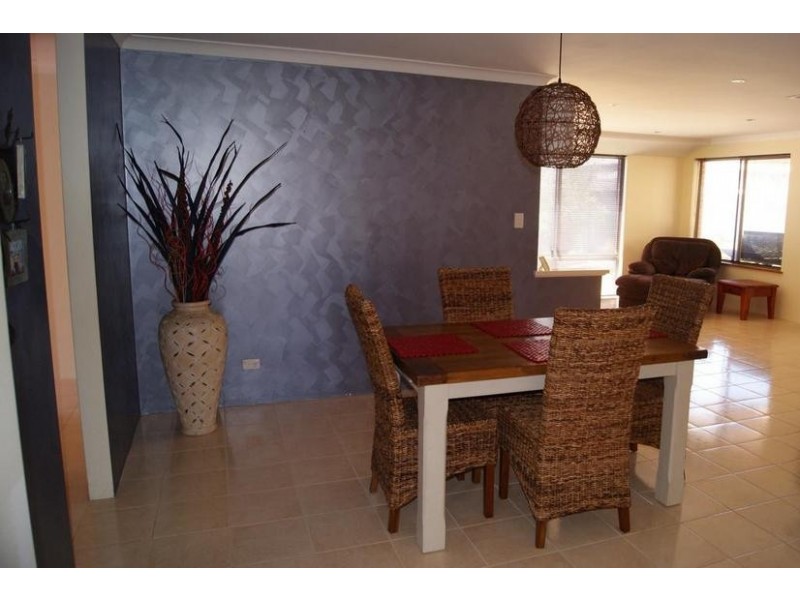 8 Colgrave Mews, South Lake WA 6164