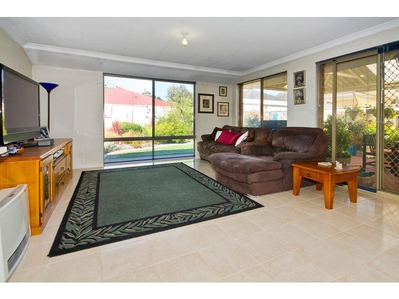 8 Colgrave Mews, South Lake WA 6164